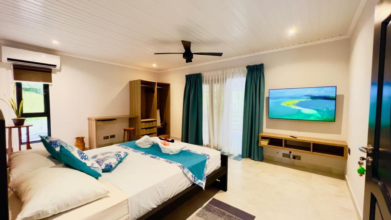 Le Port Guest House Баи-Сейнт-Энн Экстерьер фото